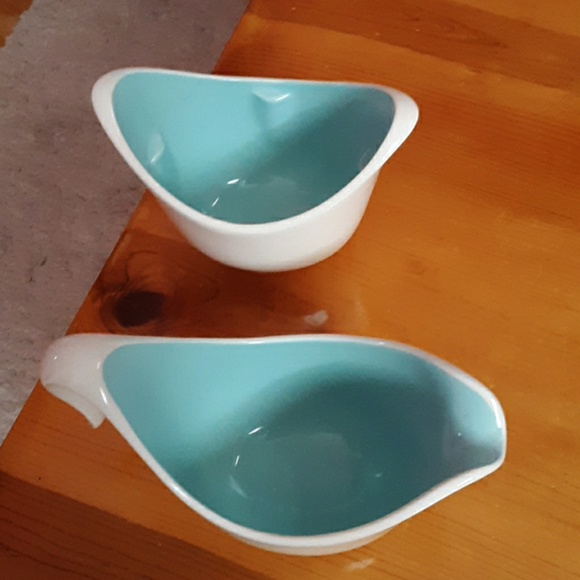 Creamer and sugar bowl. - Picture 2 of 3